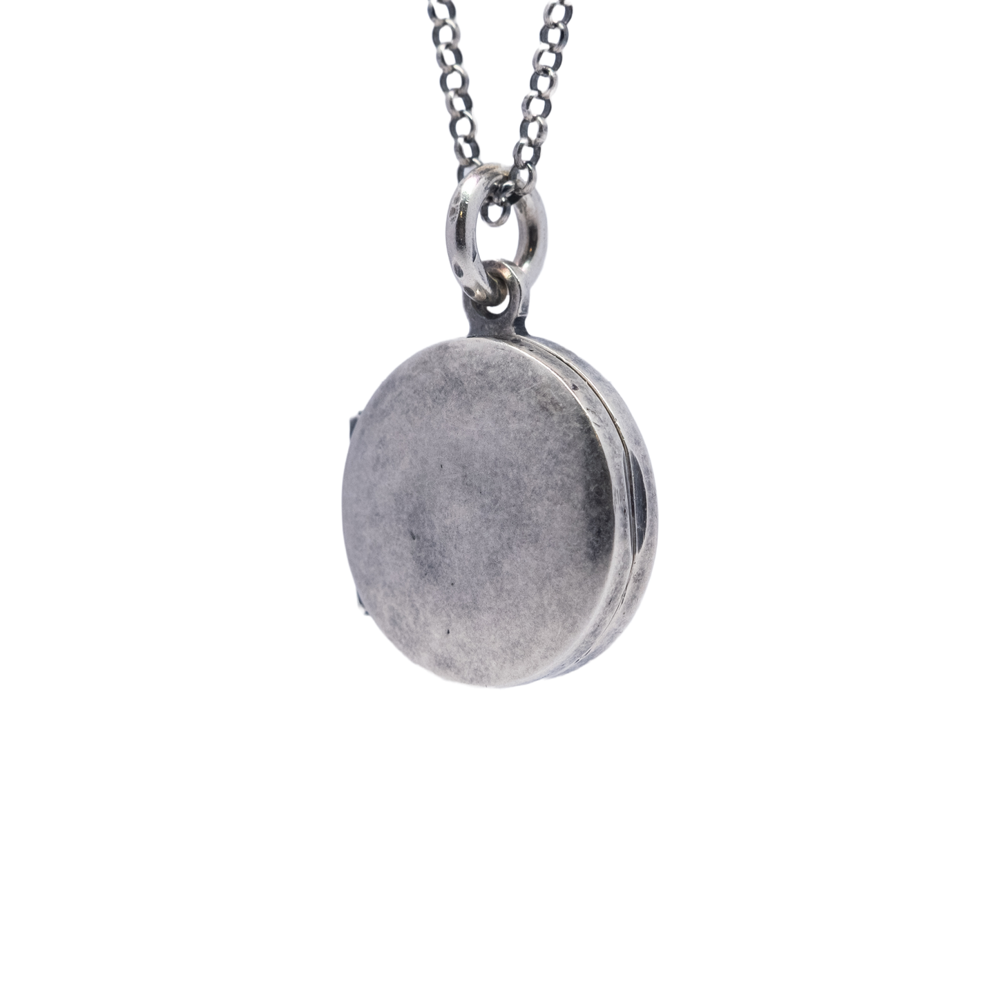 Simple round locket