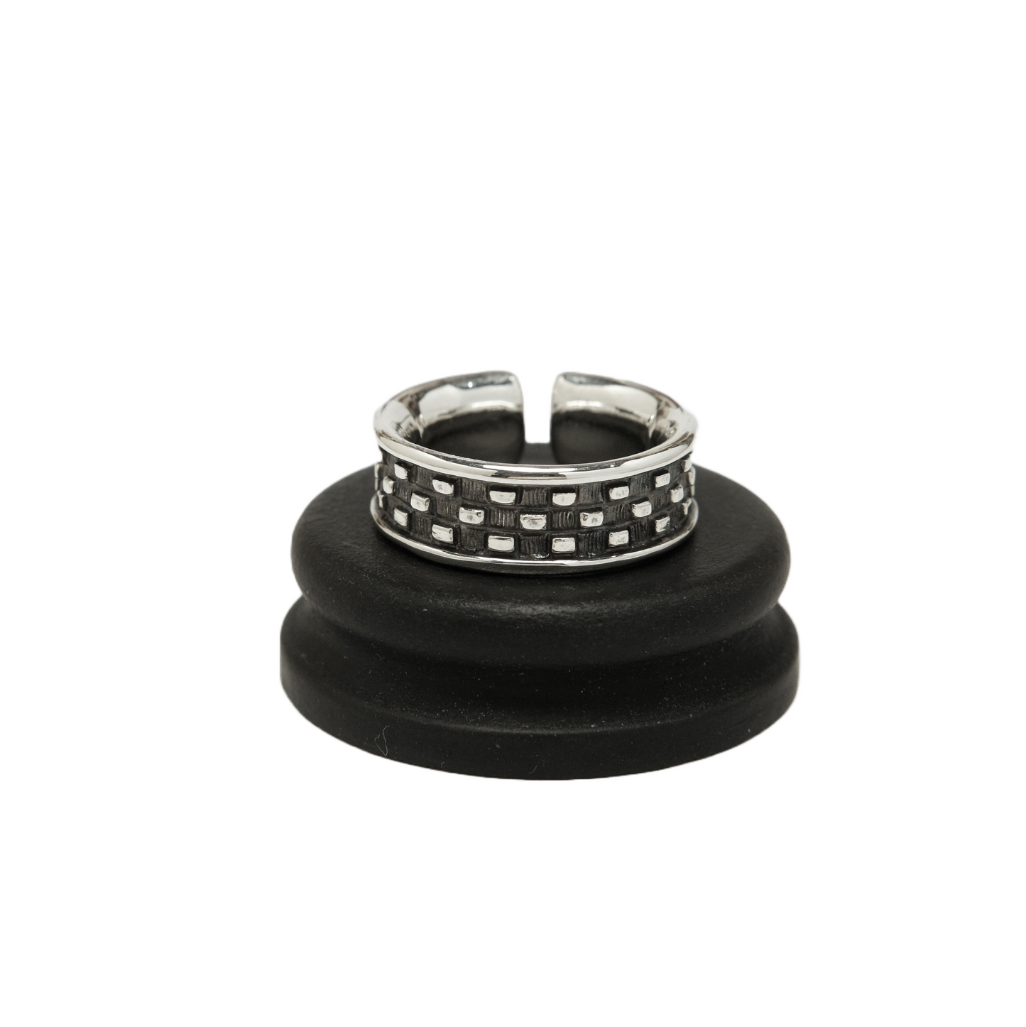 Rustic checkerboard band