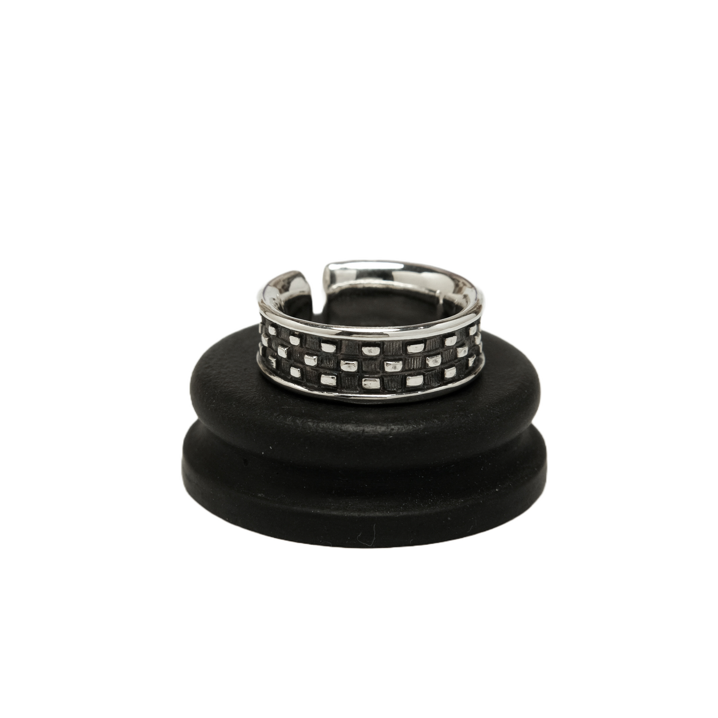 Rustic checkerboard band