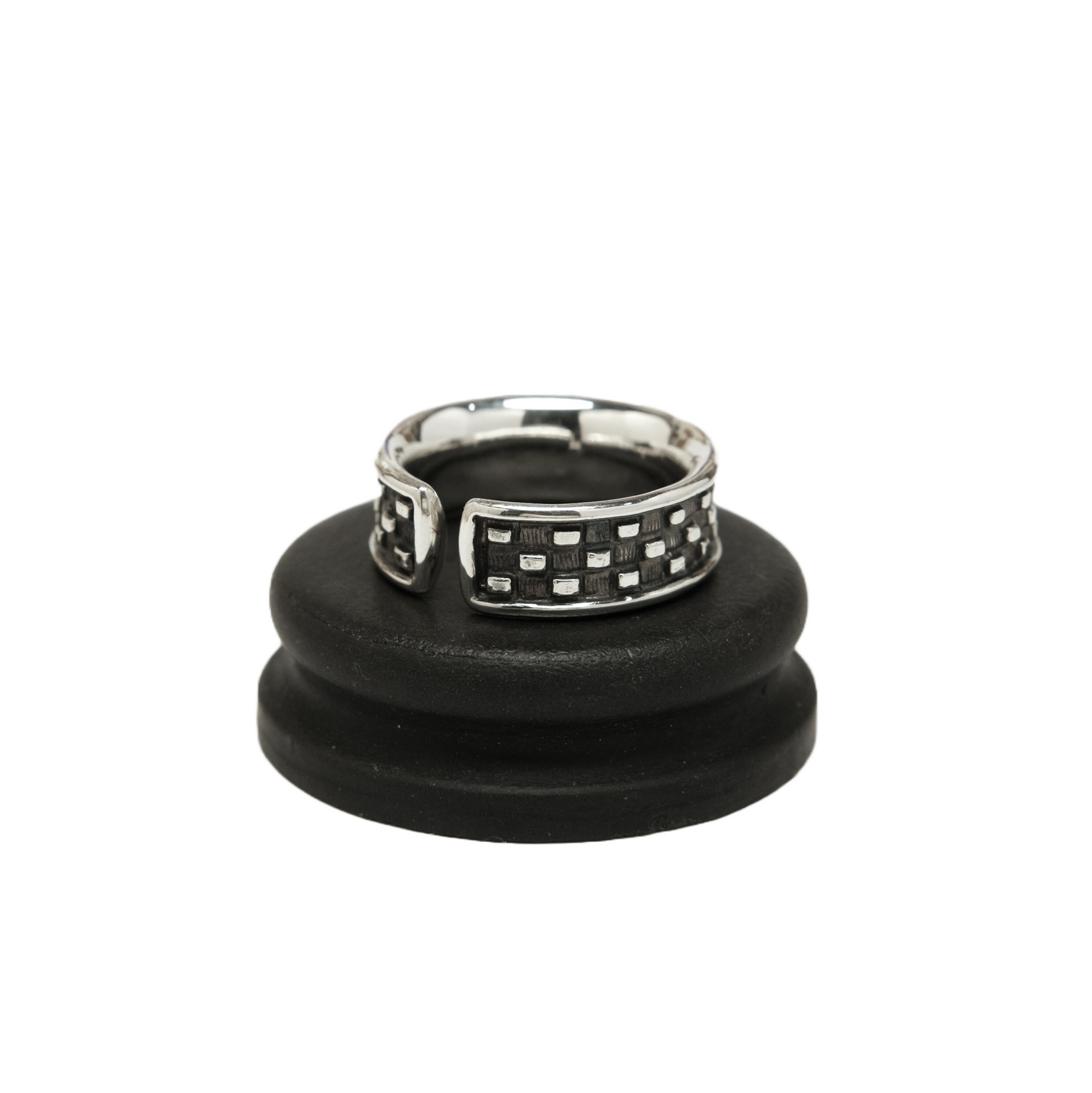 Rustic checkerboard band