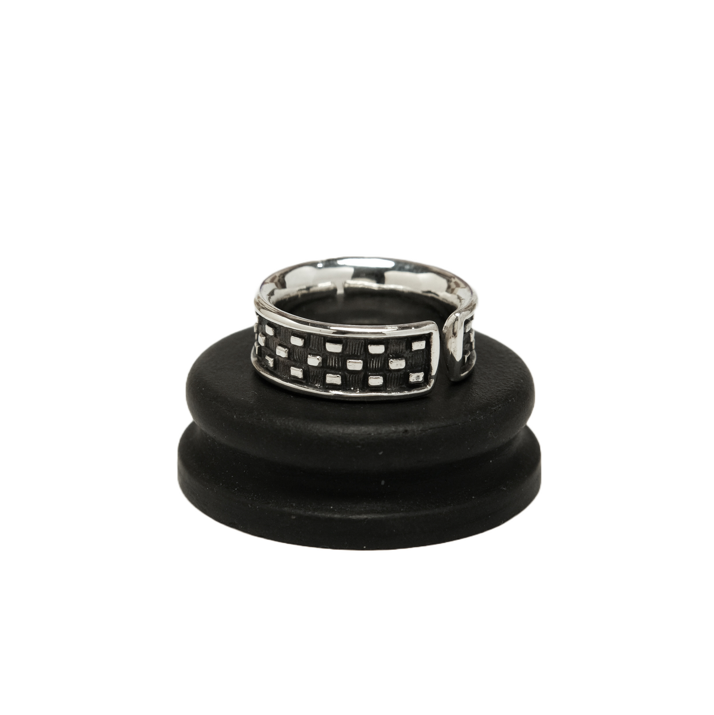 Rustic checkerboard band