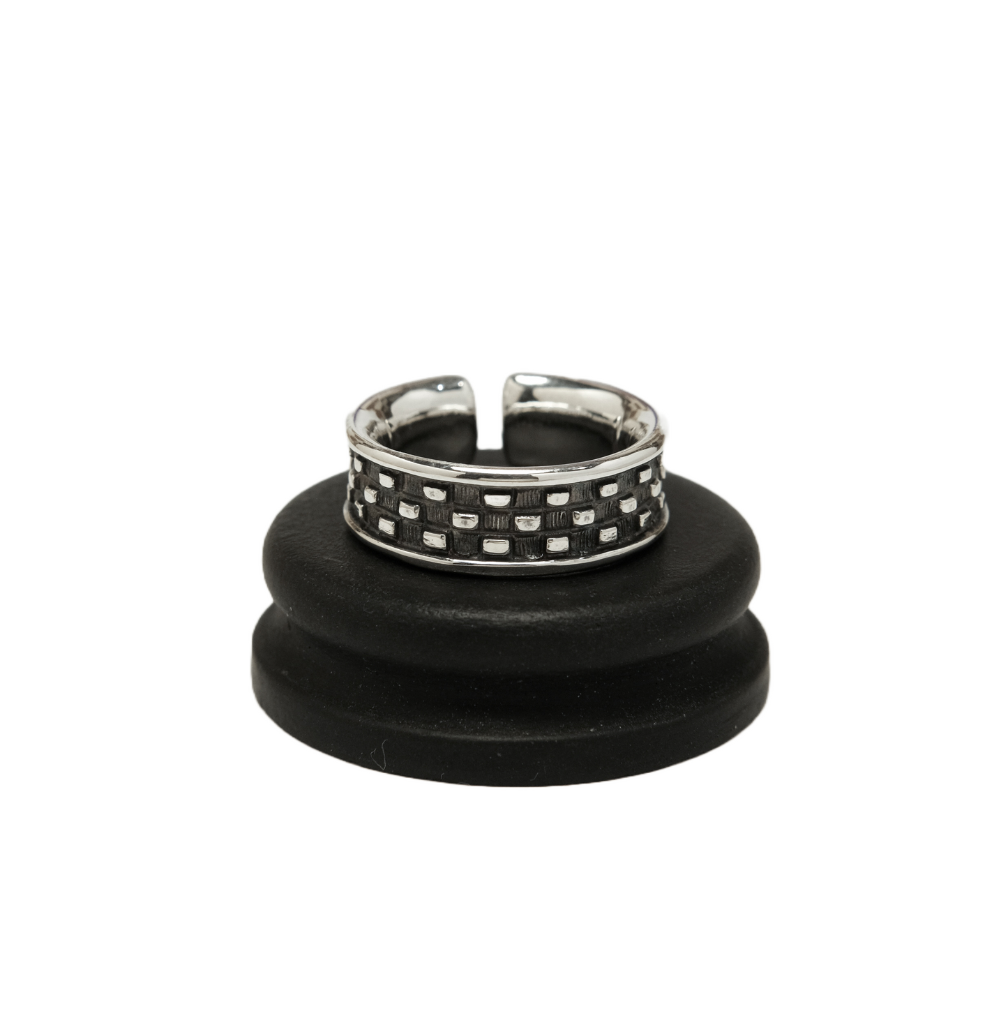 Rustic checkerboard band