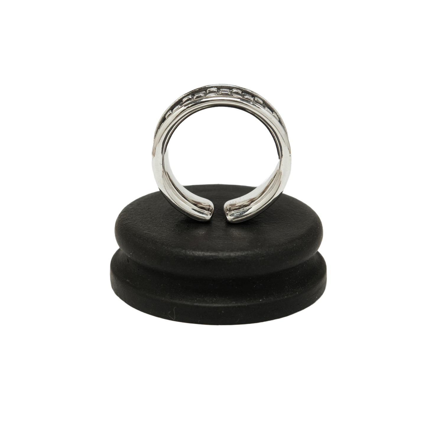 Rustic checkerboard band