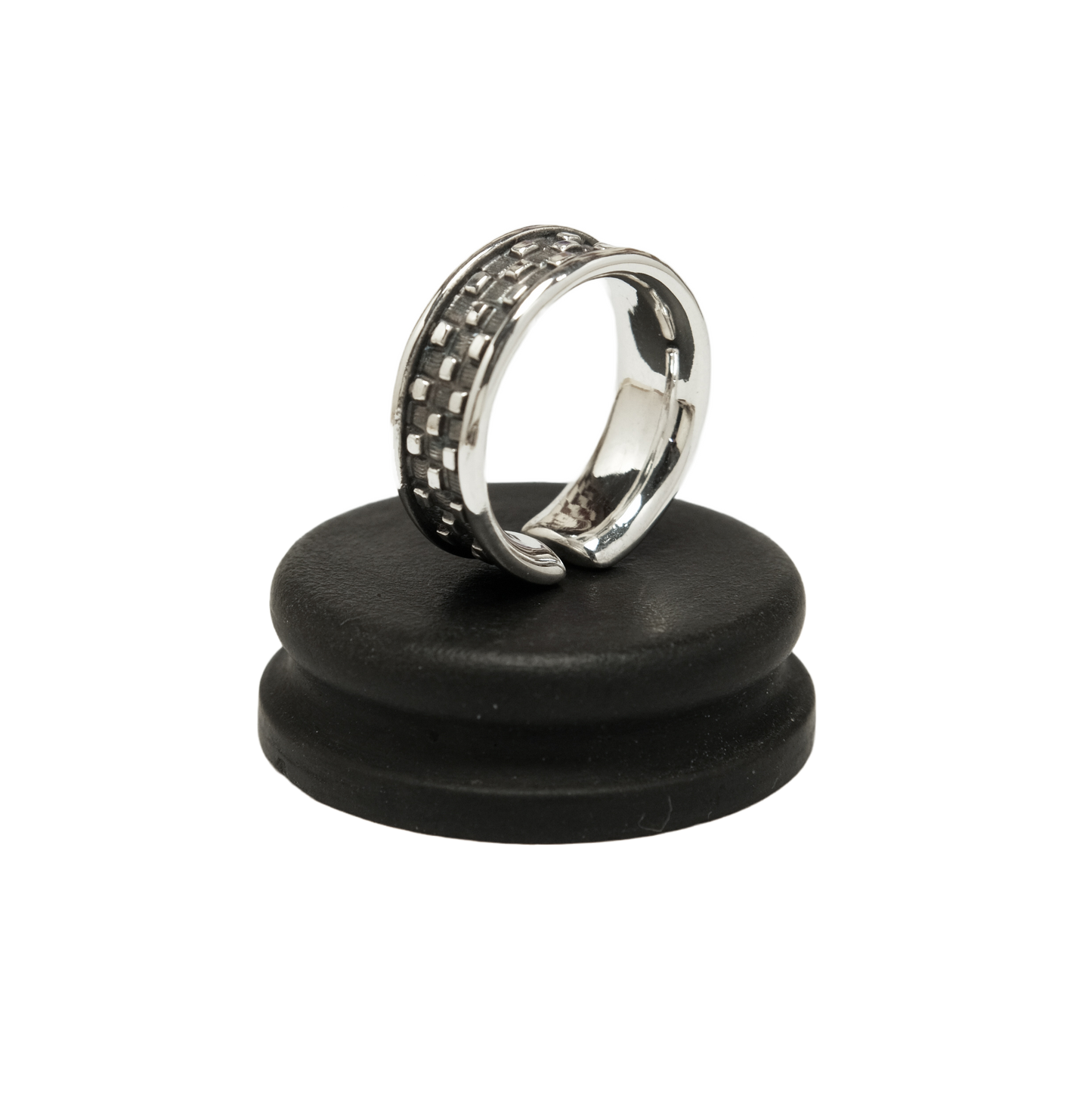 Rustic checkerboard band