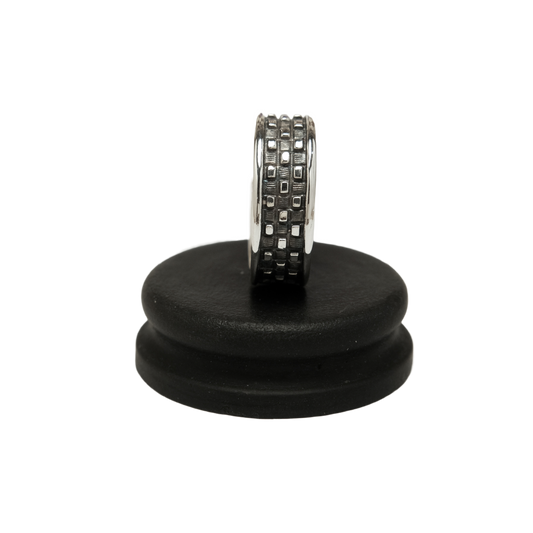 Rustic checkerboard band