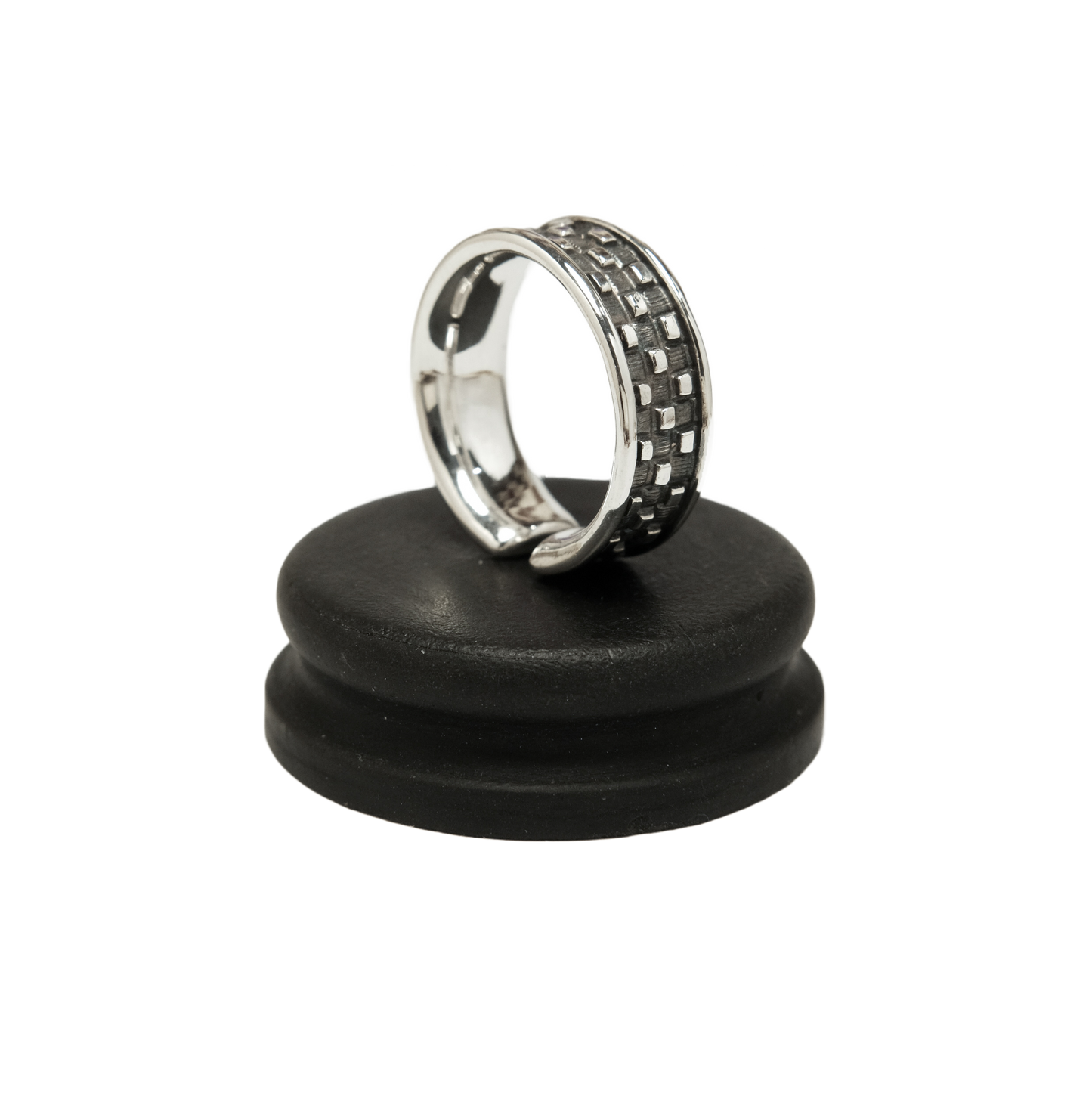 Rustic checkerboard band