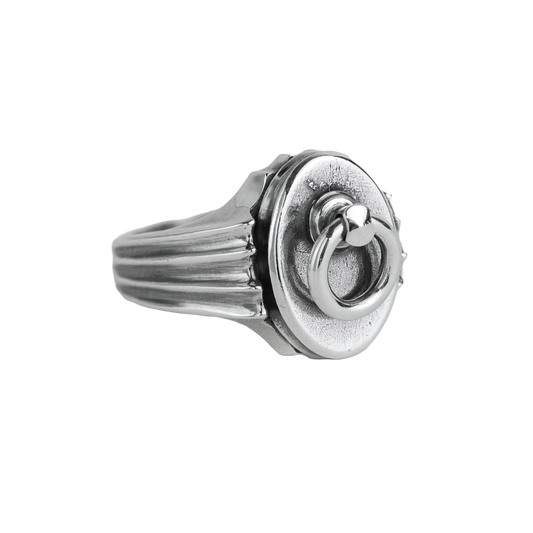 Tor signet ring