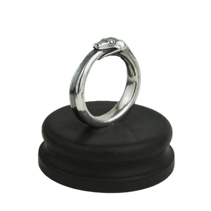Ouroboros ring