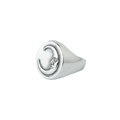 Crescent moon face oval signet ring