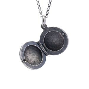 Simple round locket