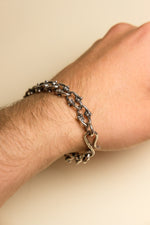 Load image into Gallery viewer, Bent Bone chain bracelet
