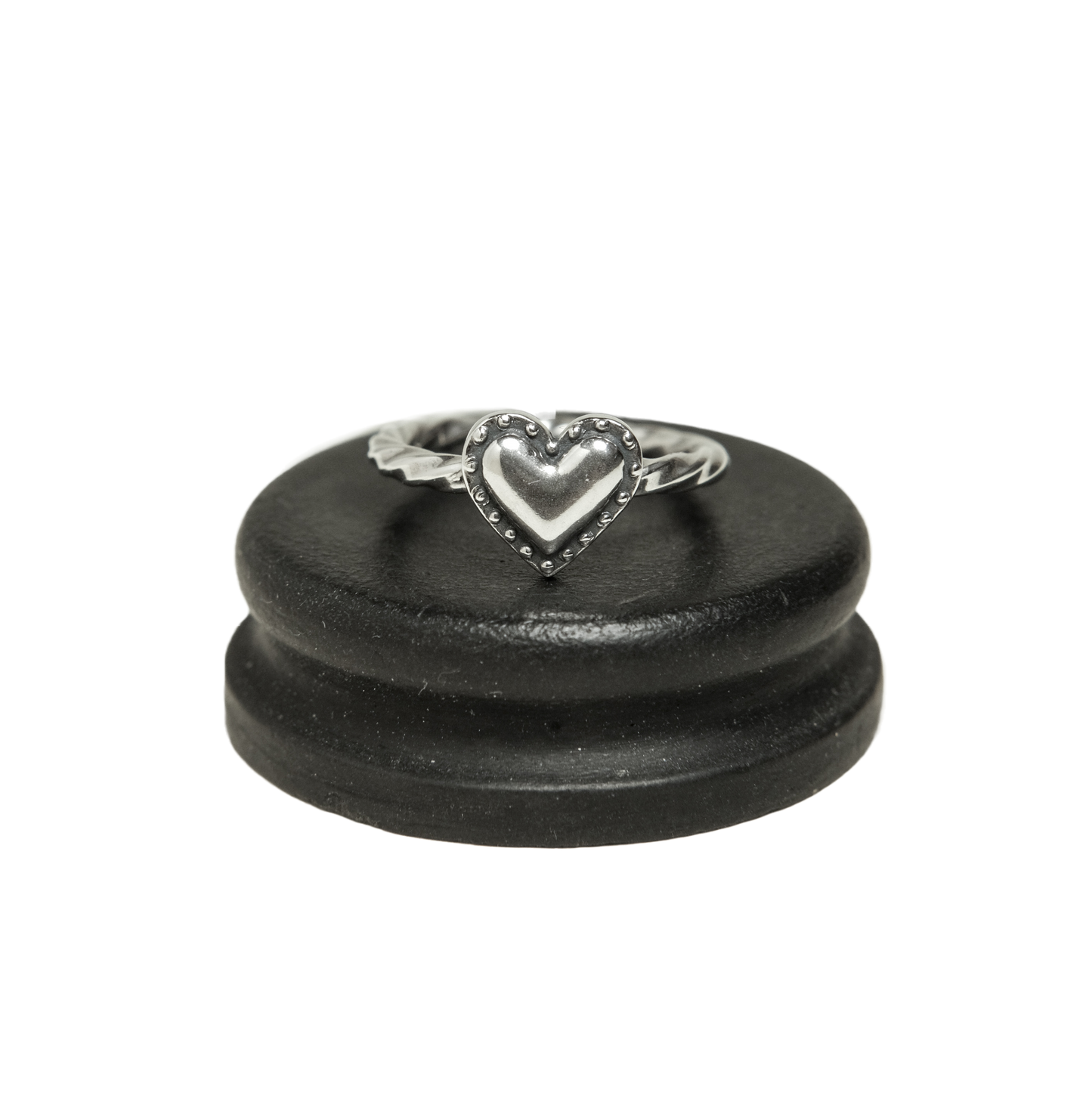 Riveted heart ring