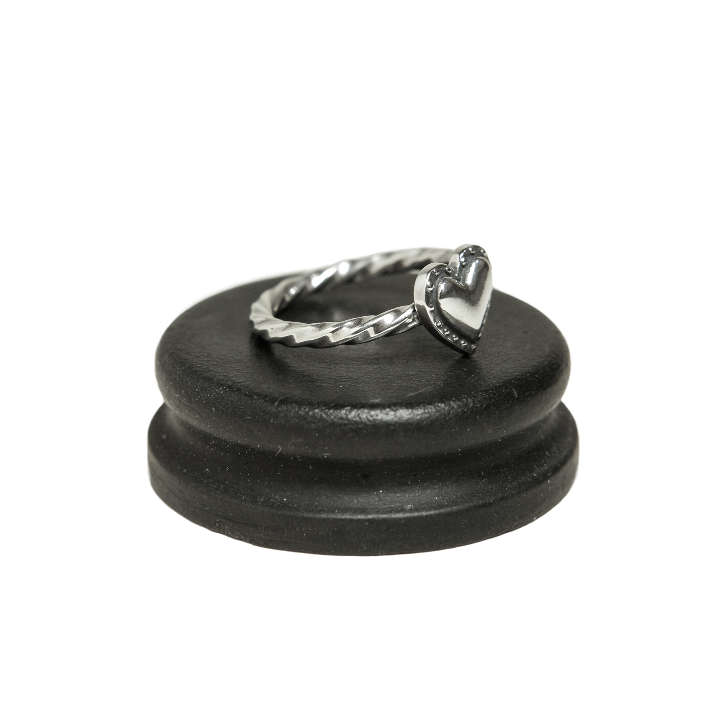 Riveted heart ring